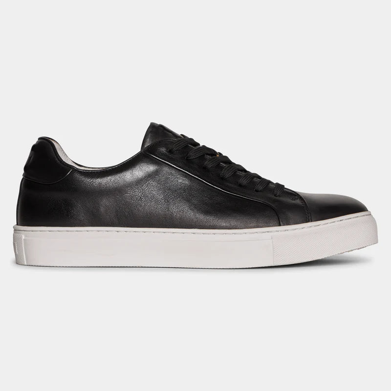 Sneakers | 110
