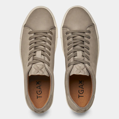 Sneakers | 220