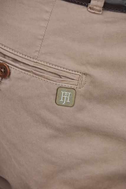 Chinos | Classic - Collection of Brands